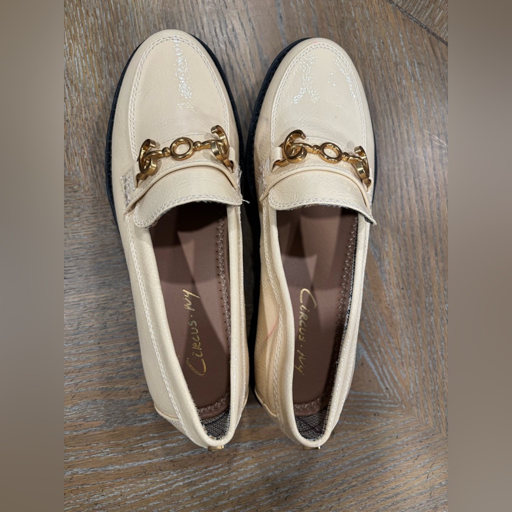 Chic Cream Loafers with Gold Detailing